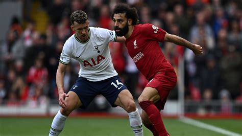 Liverpool gana de último minuto al Tottenham en vibrante partido de Premier League